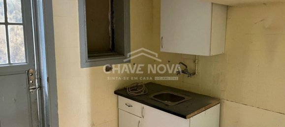 400m² Building in Porto, Portugal No. 37943 8