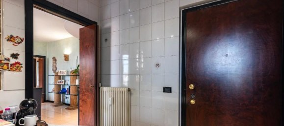 4-salle Villa à Milan, Italy No. 245738 9