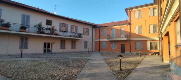 3غرفة شقة في Rho, Italy رقم 22921 25