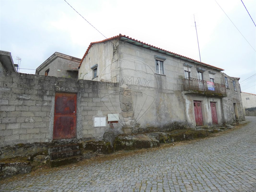 3 bedrooms House in Chavaes, Portugal No. 157425