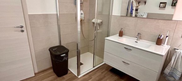 5 bedrooms Apartment in Biella, Italy No. 358062 9