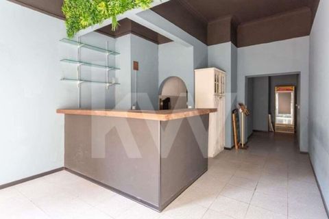 Gewerbliche Immobilie in Oeiras, Portugal 40m², Nr. 214981