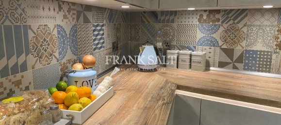 Apartamento de 2 dormitorios en Kalkara, Malta No. 8147 2