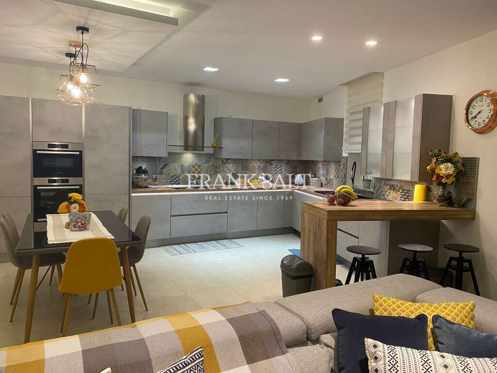 Apartamento de 2 dormitorios en Kalkara, Malta No. 8147