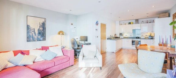 2 bedrooms Apartment in London, United Kingdom No. 10607 2