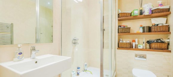 2 bedrooms Apartment in London, United Kingdom No. 10607 16