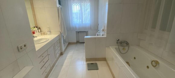 Villa de 8 dormitorios en Marbella, Spain No. 142828 40