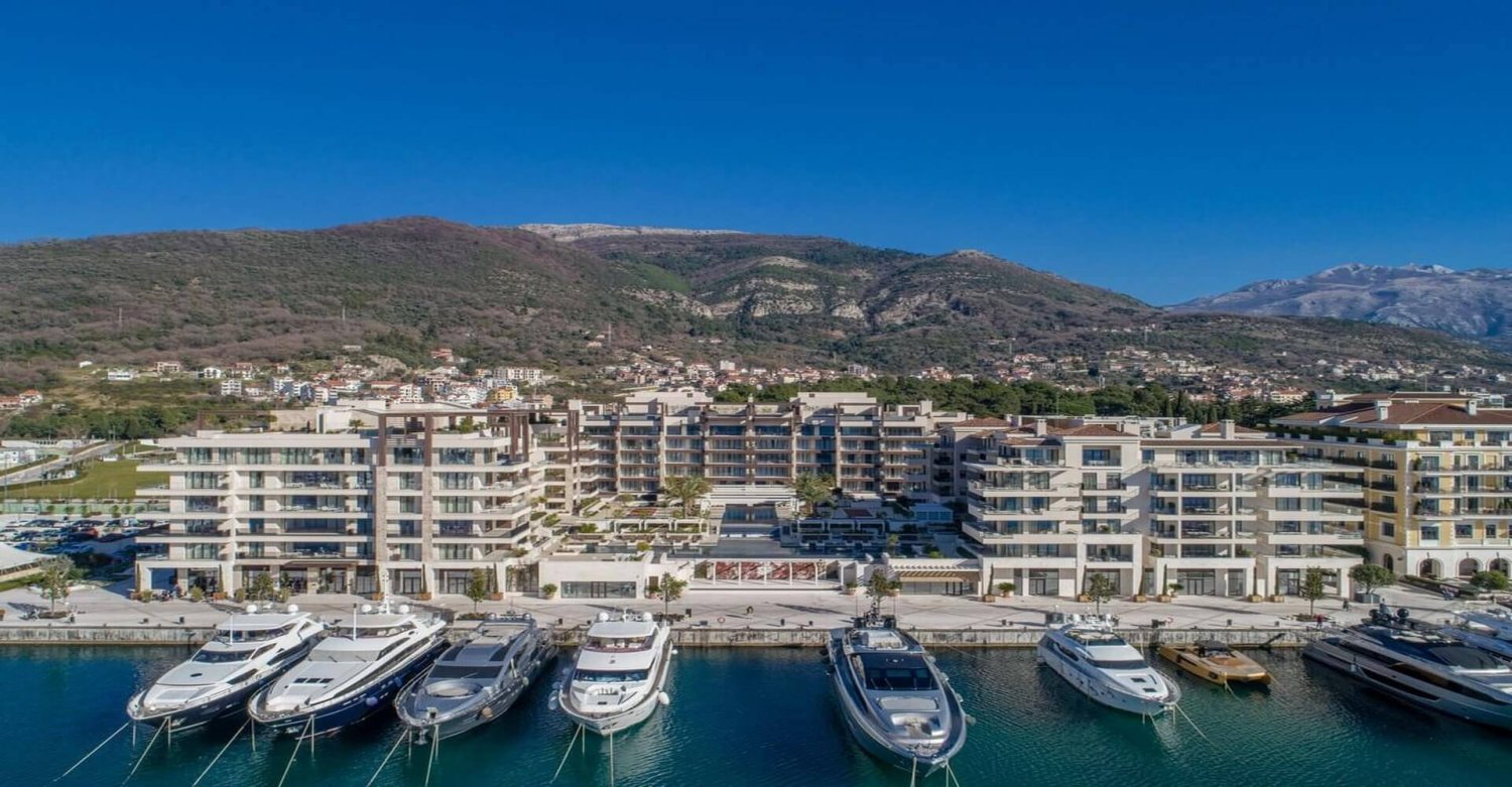 2 bedrooms Apartment in Tivat, Montenegro No. 243