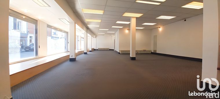 246m² Garage in Gournay-en-Bray, France No. 353672