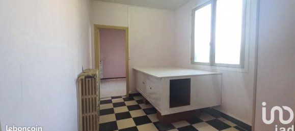 246m² Garage in Gournay-en-Bray, France No. 353672 5