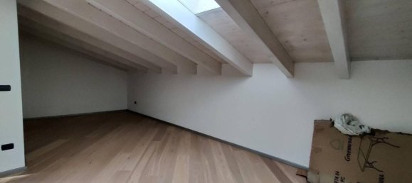 Penthouse de 4 divisões em Suno, Italy N.º 85863 10