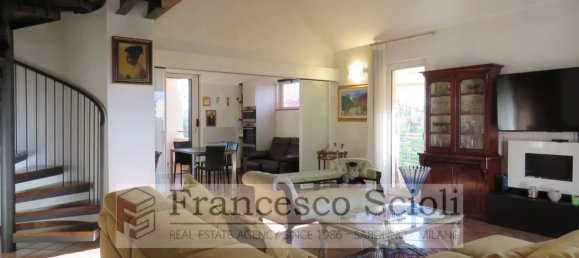 5 rooms Villa in Saronno, Italy No. 14345 2