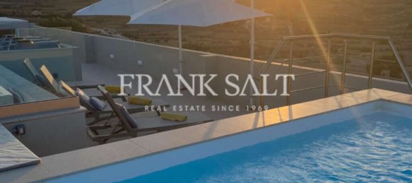 3 bedrooms Penthouse in Marsalforn, Malta No. 5953 3