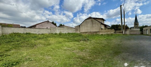Terreno en Juvigny, France No. 231614 3