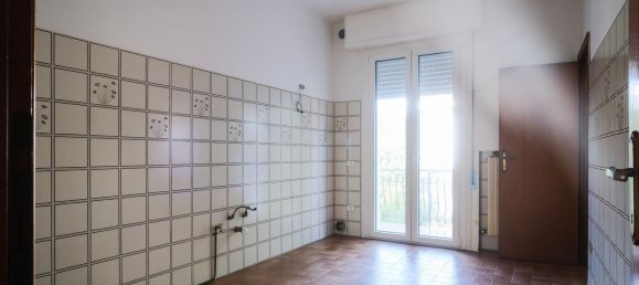 4 rooms Duplex in Montelabbate, Italy No. 264910 8