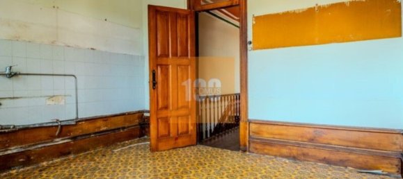 614m² Building in Porto, Portugal No. 123459 22