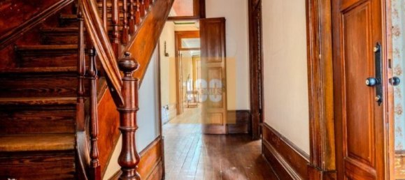 614m² Building in Porto, Portugal No. 123459 6