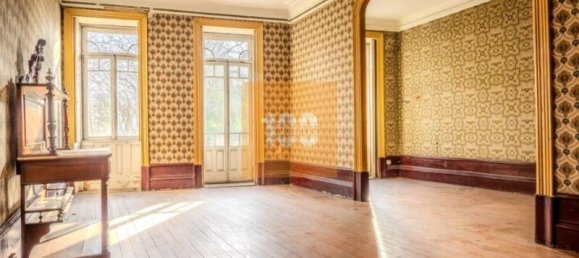 614m² Building in Porto, Portugal No. 123459 4