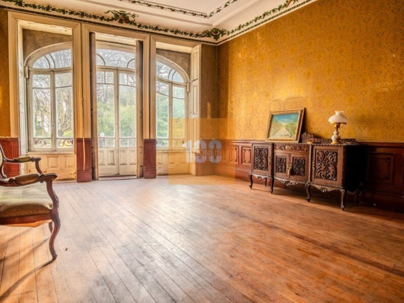 614m² Building in Porto, Portugal No. 123459