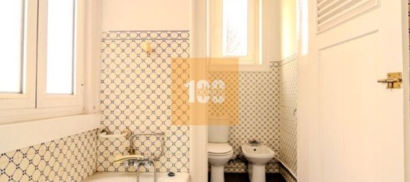 614m² Building in Porto, Portugal No. 123459 8