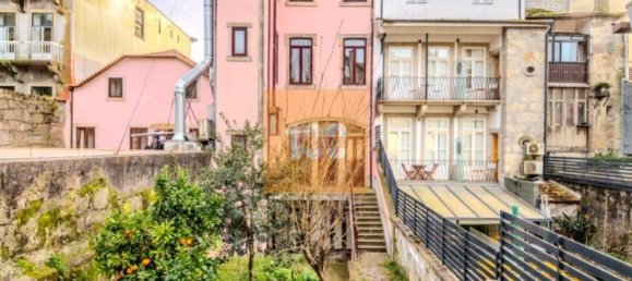 614m² Building in Porto, Portugal No. 123459 31