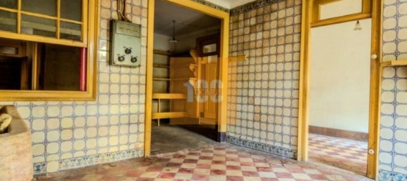 614m² Building in Porto, Portugal No. 123459 38