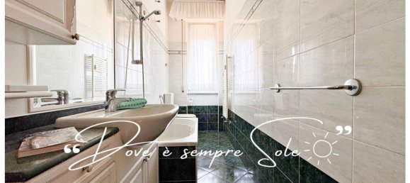 6 rooms Apartment in Genoa, Italy No. 13605 20