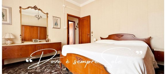 6 rooms Apartment in Genoa, Italy No. 13605 17
