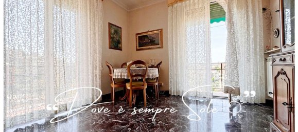 6 rooms Apartment in Genoa, Italy No. 13605 3