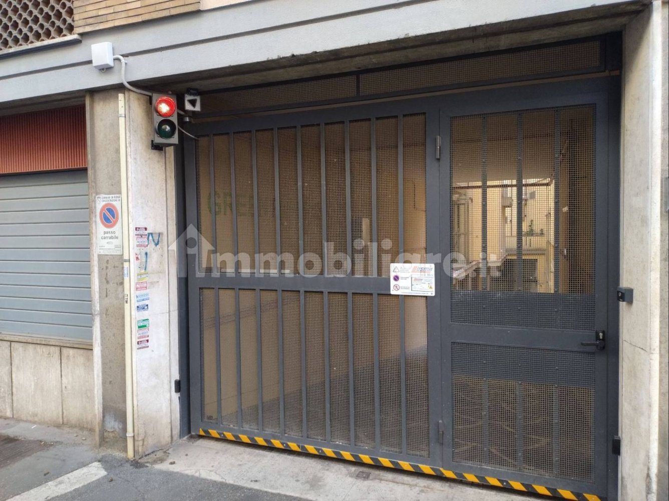 36m² Garage in Rome, Italy No. 296294