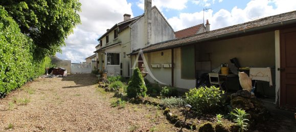 4 bedrooms House in Saint-Claude-de-Diray, France No. 65590 9