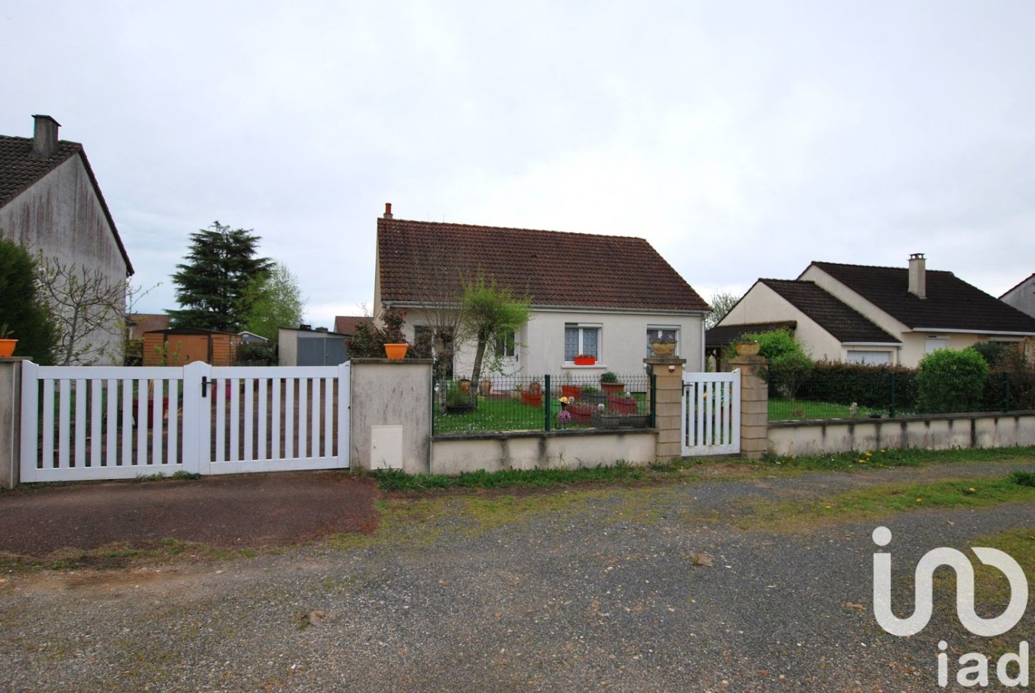 Casa T3 em Ouzouer-sur-Trezee, France N.º 71281