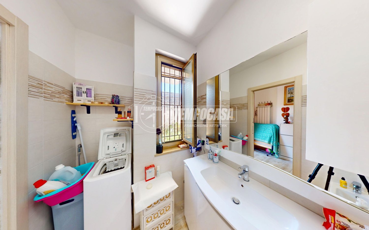 Квартира с 2 комнатами в Чизано суль Нева, Италия № 266238