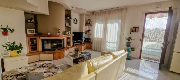 5غرفة شقة في Piandimeleto, Italy رقم 80182 19