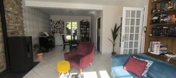 3 Schlafzimmer Haus in Milly-la-Foret, France, Nr. 277905 3