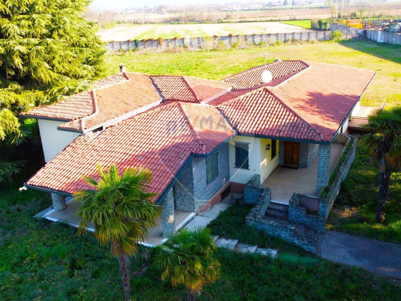 5 bedrooms Villa in Palazzolo sull'Oglio, Italy No. 165155