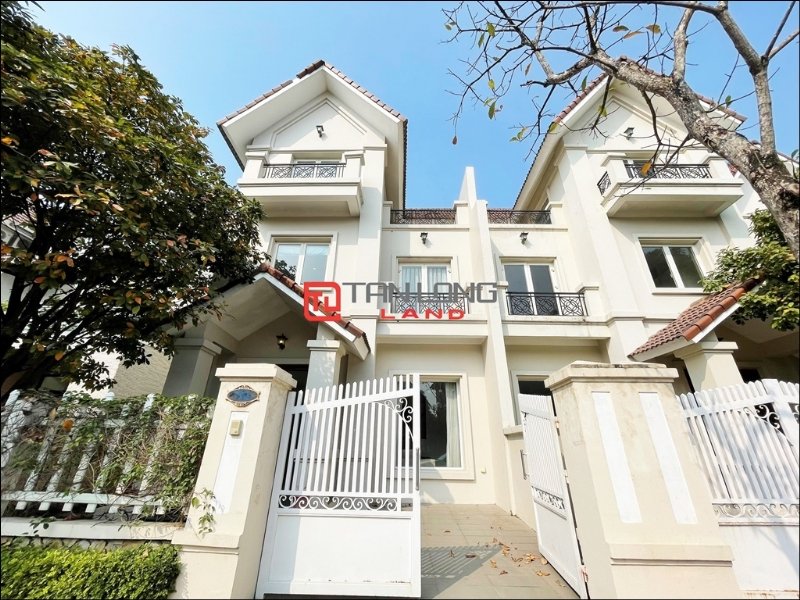 3 Schlafzimmer Villa in Long Bien, Vietnam, Nr. 606