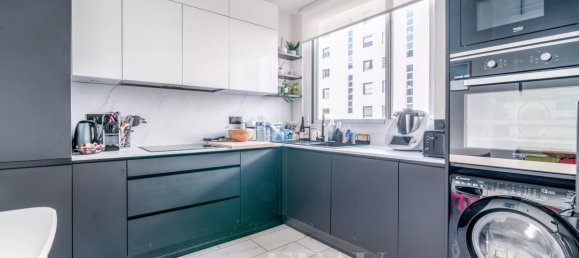 3 rooms Apartment in Paris, France No. 125051 6