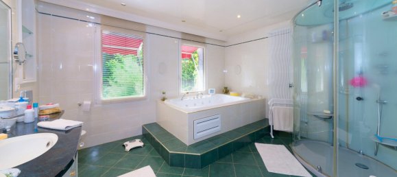 5 bedrooms Castles in Chateau-Thierry, France No. 49004 57