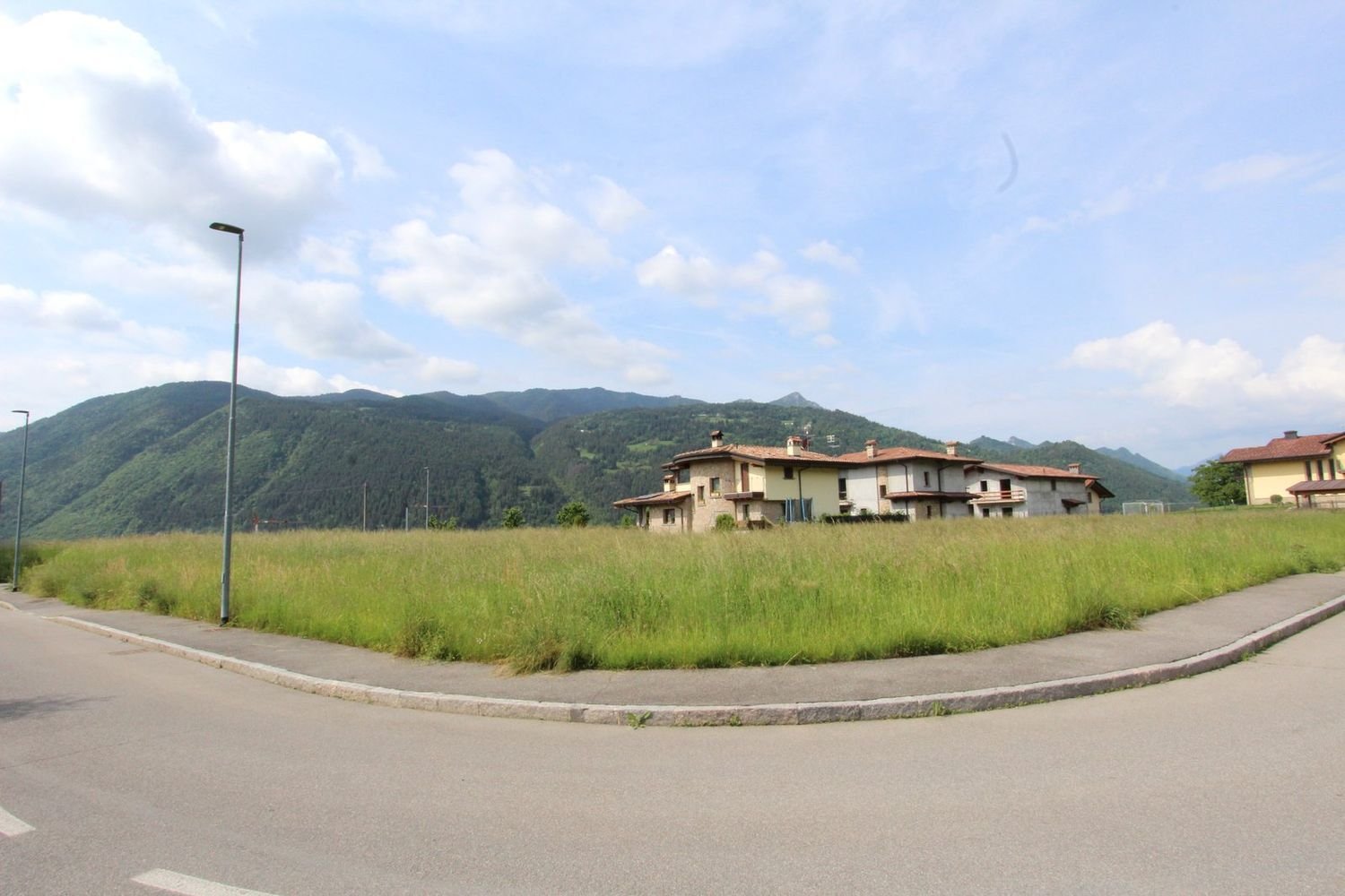 Terrain à Rovetta, Italy 671m² No. 83766