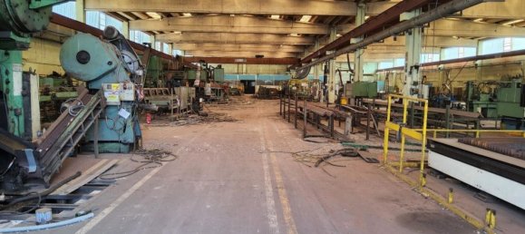 5280m² Warehouse in Latina, Italy No. 203010 18