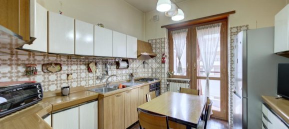 2 bedrooms Apartment in Turin, Italy No. 340399 4