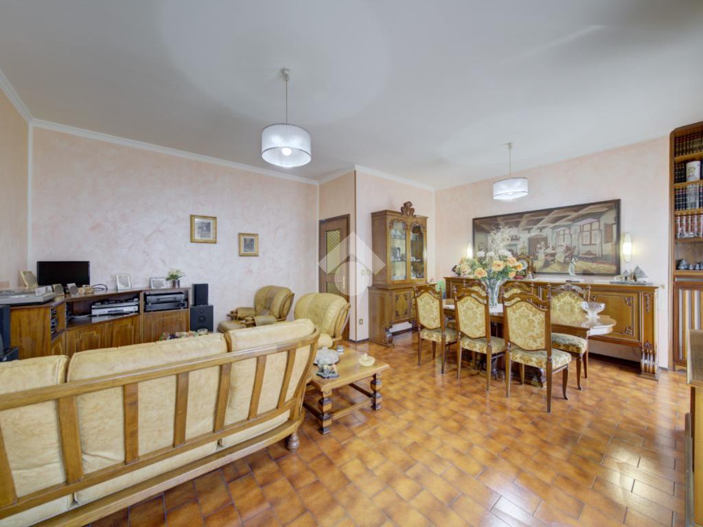 2 bedrooms Apartment in Turin, Italy No. 340399