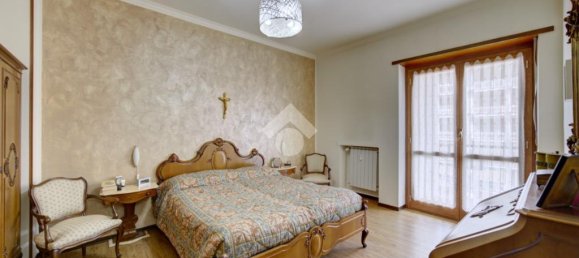 2 bedrooms Apartment in Turin, Italy No. 340399 11