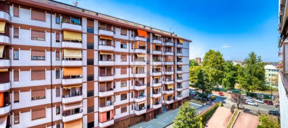 2 bedrooms Apartment in Turin, Italy No. 340399 9