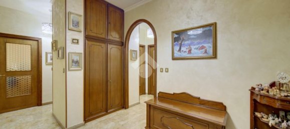 2 bedrooms Apartment in Turin, Italy No. 340399 10