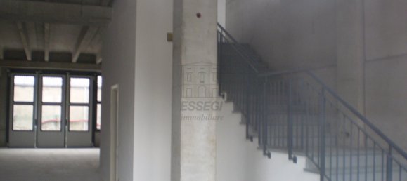 400m² Warehouse in Lucca, Italy No. 116374 9