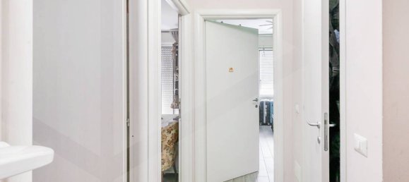 3-salle Appartement à Baranzate, Italy No. 34543 28