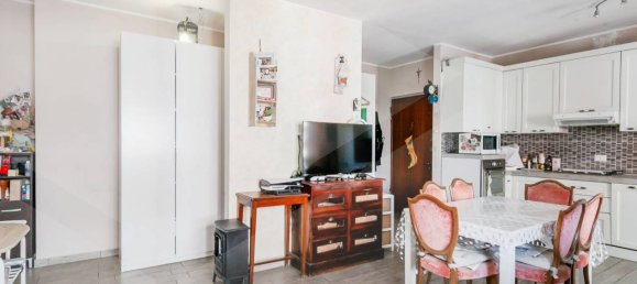3-salle Appartement à Baranzate, Italy No. 34543 36