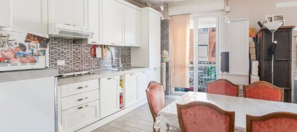 3-salle Appartement à Baranzate, Italy No. 34543 40